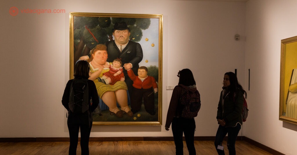 O Museo Botero conta com a representação da obra Monalisa no estilo exagerado do pintor