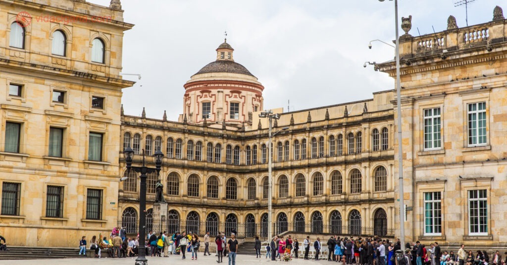 A Plaza de Bolívar, uma das principais paradas na Candelária