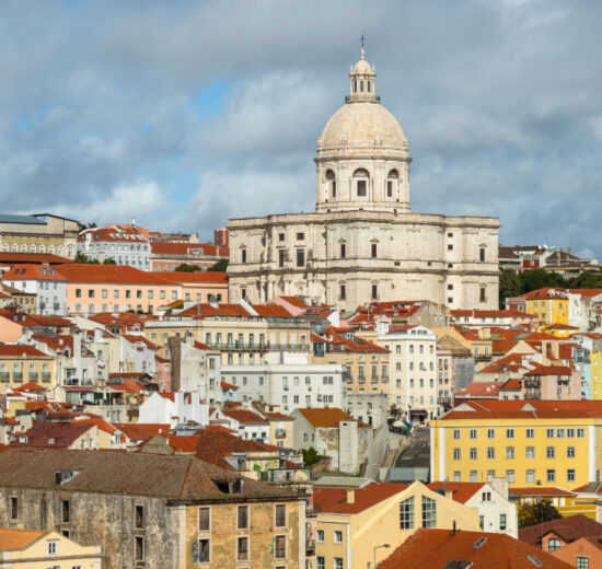 Parte da cidade de Lisboa vista de cima, conheça nosso roteiro de 1 dia por suas atrações.