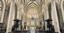 Interior da igreja de São Pedro de Alcântara, uma das atrações no roteiro de um dia em Petrópolis.