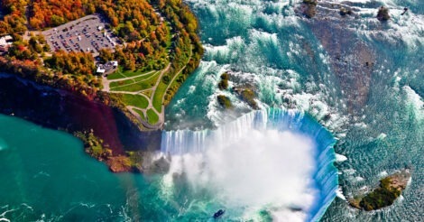 A queda Horseshoe, na parte canadense das Cataratas do Niágara.