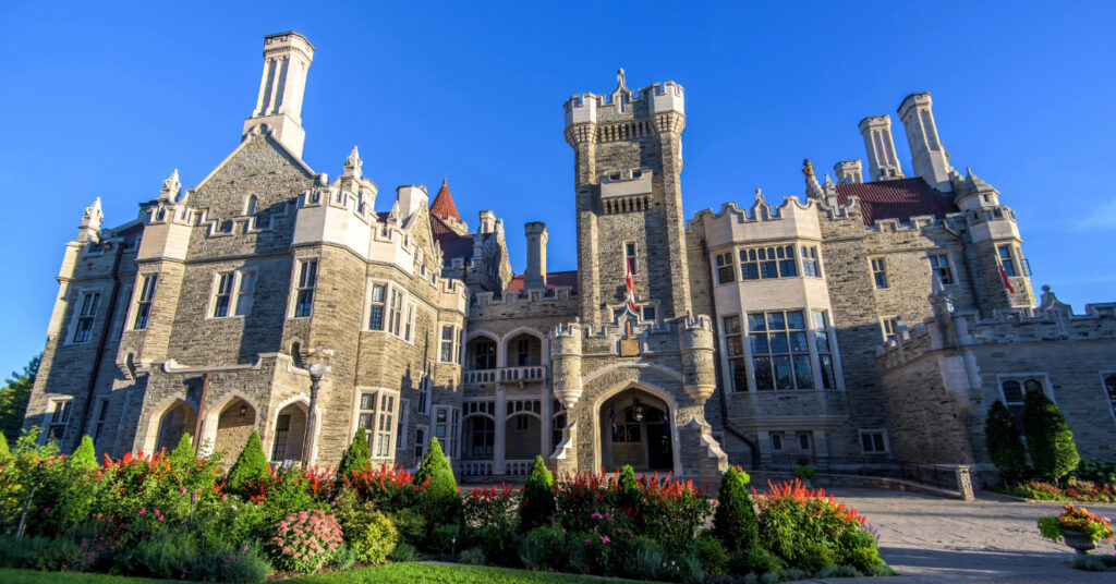 Mansão em estilo medieval, Casa Loma, em Toronto, Canadá. 